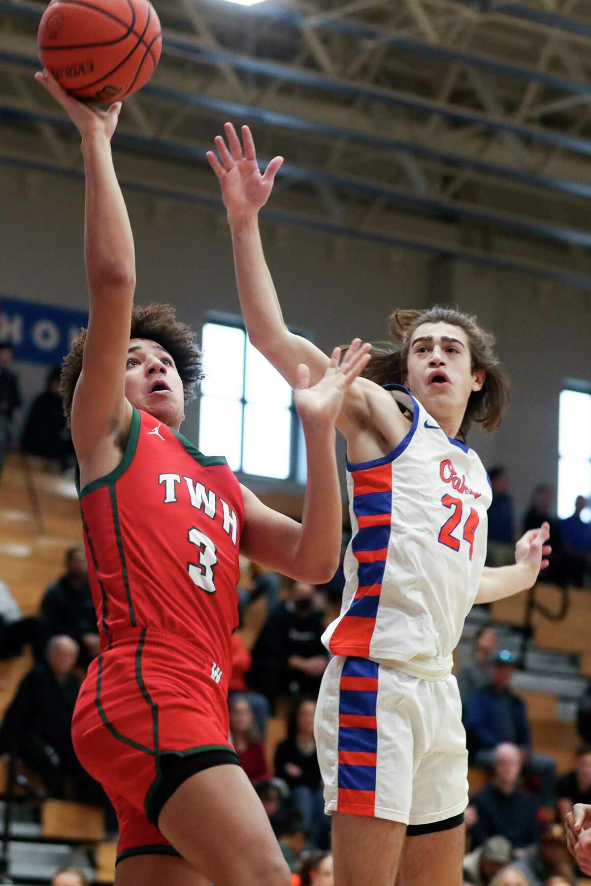 Lewis, Grand Oaks handle The Woodlands, force fourway tie for 1st