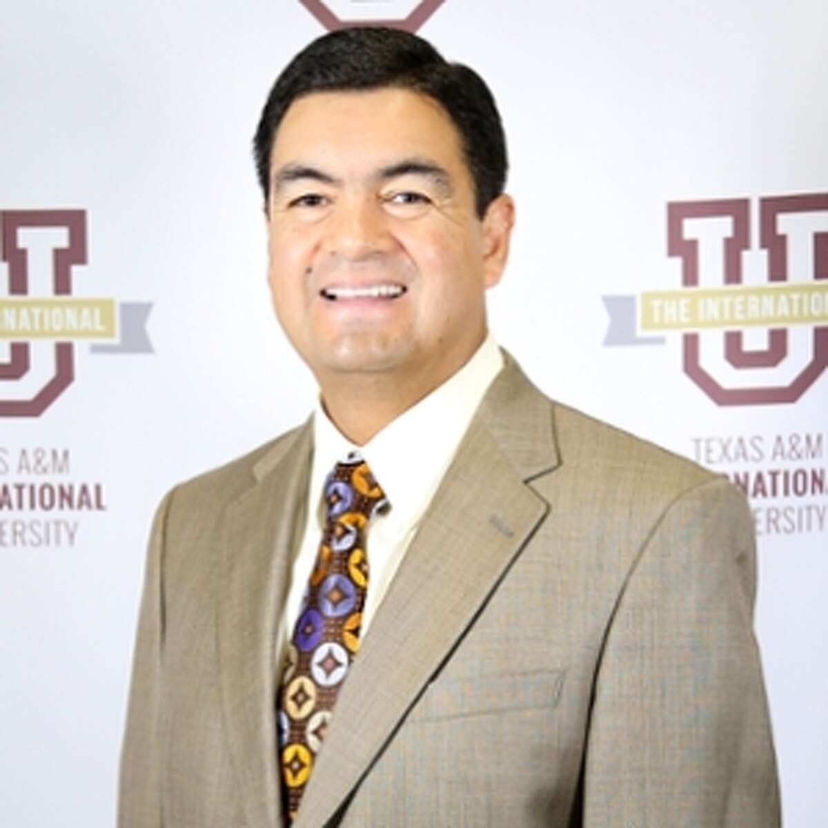 TAMIU's Dr. Alfredo Ramírez, Jr., director and superintendent of the Staggs Academy  
