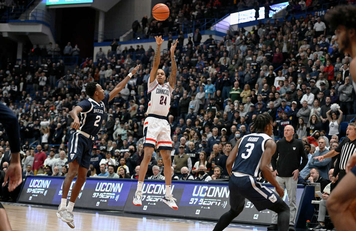 UConn Men Roll To 30-point Win Over Butler With Dan Hurley Back