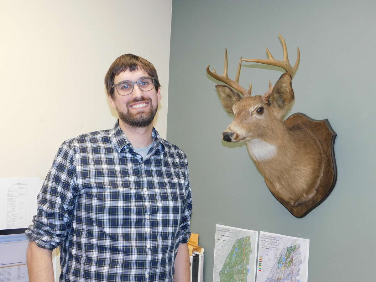 Nate Nardi Cyrus, Torrington's Assistant City Planner, and Head of Spinners came up with the office.