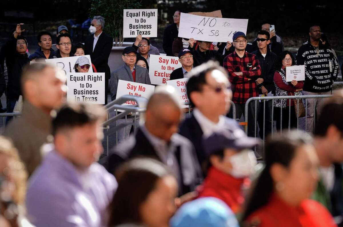 Abbott's Proposed Texas Land Ban SB 147 Decried By Houston Protesters