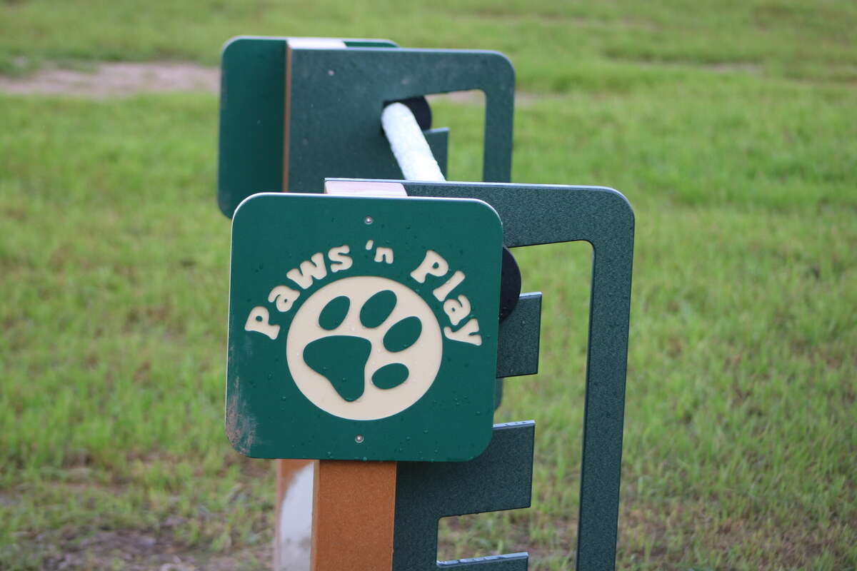 What dog doesn't love hurdles? They will be one more reason for dog lovers to stop at League City's newest dog park.
