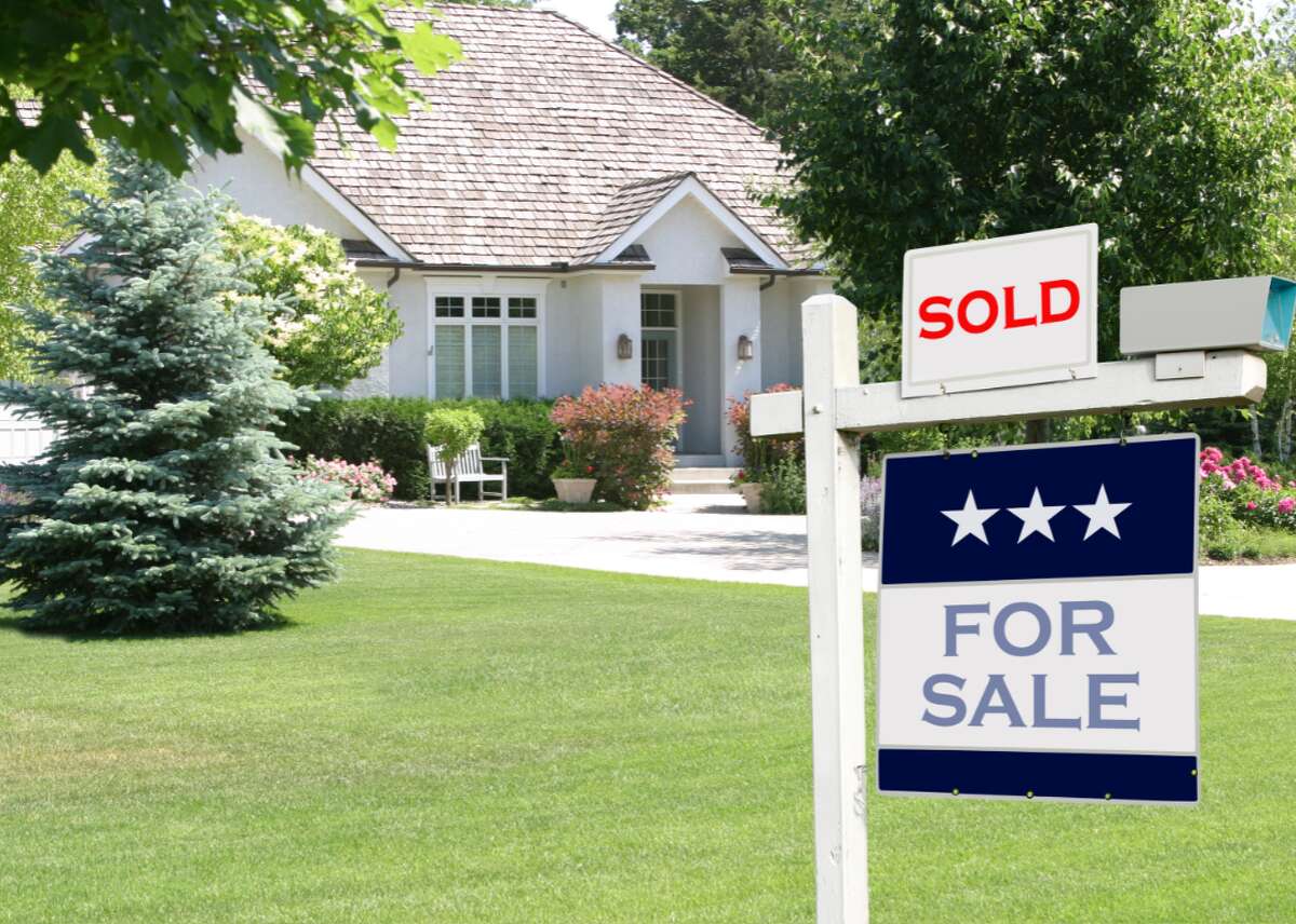 This is where homes are selling the fastest right now Homes have spent fewer and fewer days on the market over the past five years. In summer 2021—peak season for residential real estate activity—the typical home in the U.S. sold in just 36 days, according to data from the St. Louis Federal Reserve Bank. The typical home took twice as long to sell in summer 2017. In November, the median number of days a home spent on the market was 37, about two weeks slower compared to the year before. At a local level, a property that sits on the market for longer than the median length of time could signal to would-be buyers that there is something undesirable about the listing. When homes sell faster it can also be a sign that any given market is less buyer-friendly. Stacker compiled a list of metros where homes are selling the fastest using data from Redfin. Metros are ranked by the least days listed for sale for the month of November and ties are broken by the highest November home sales. Metros with over 300 home sales in November were included. You may also like: Best lake towns to live in