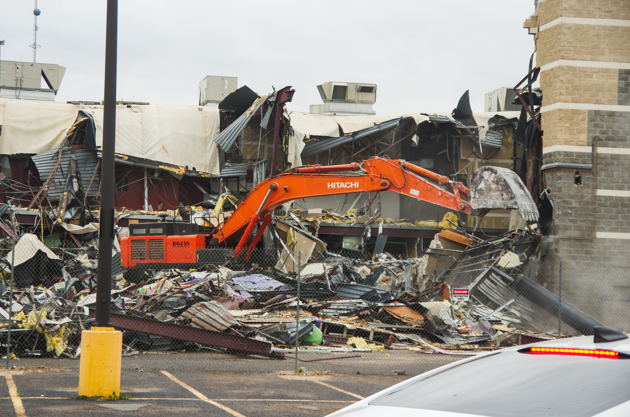 demolition-begins-at-laredo-s-cinemark-movies-12-theater