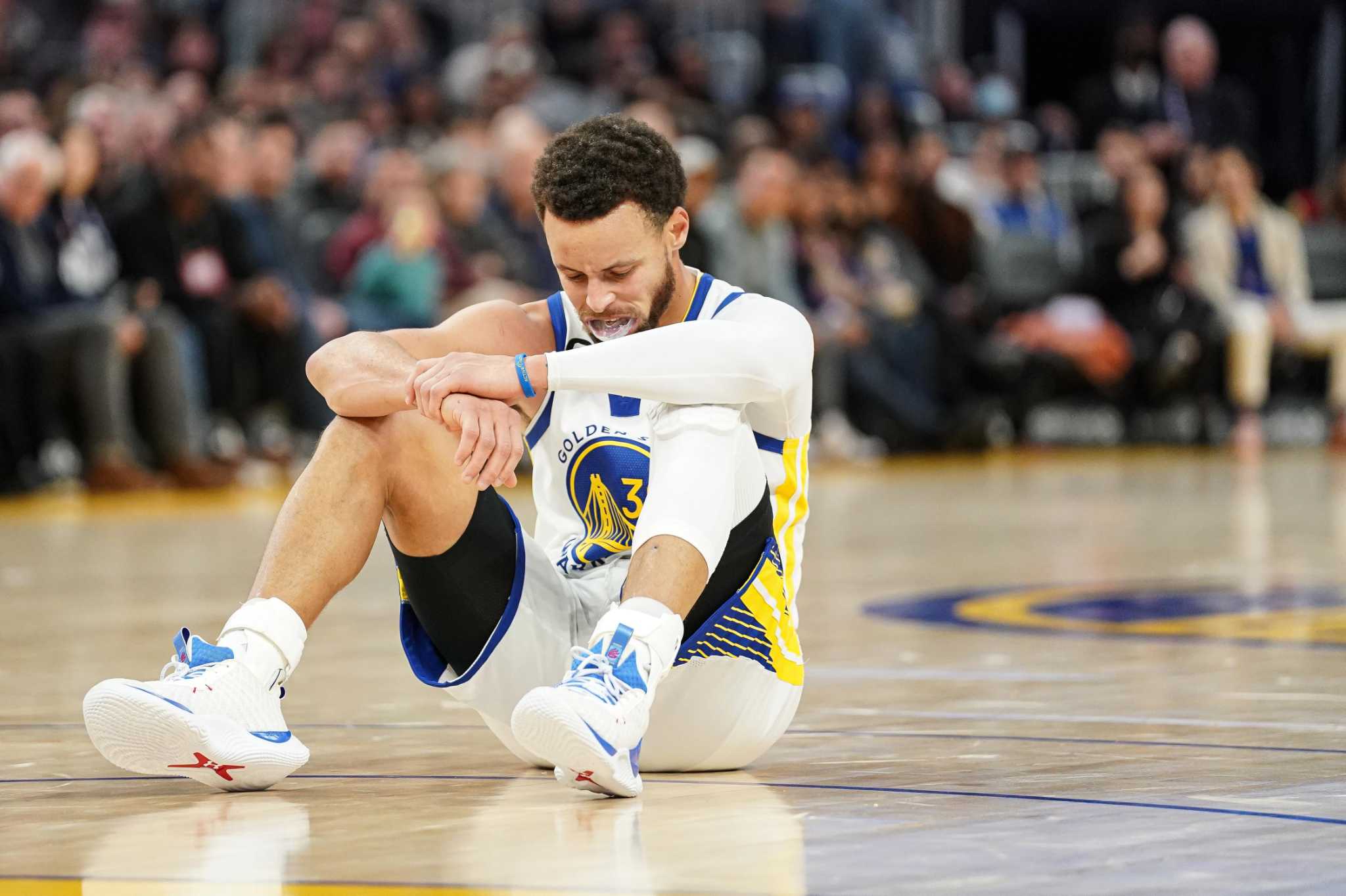 Warriors' Steph Curry injury update Out through AllStar break