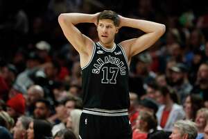 Spurs on pace to finish season with historically bad defense
