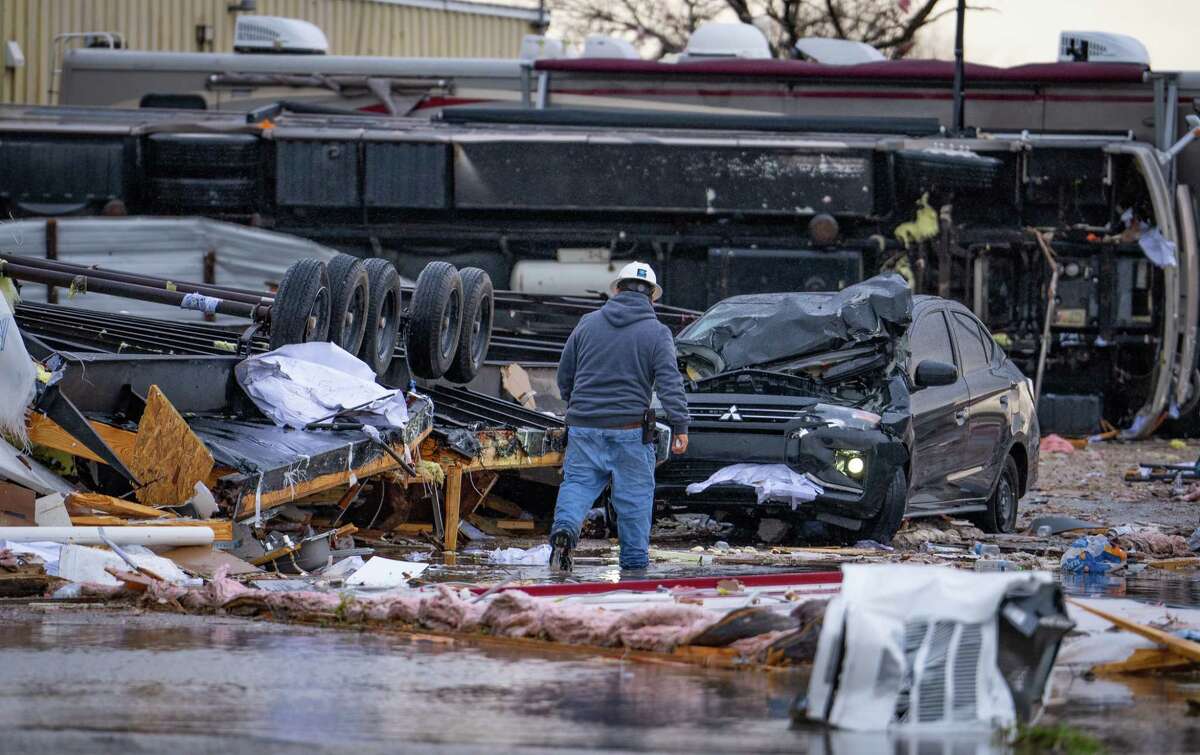 Houston tornado leaves path of destruction through Pasadena, Deer Park