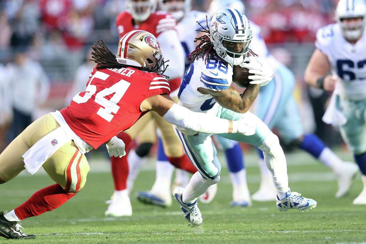 San Francisco 49ers linebacker Fred Warner (54) and Dallas Cowboys