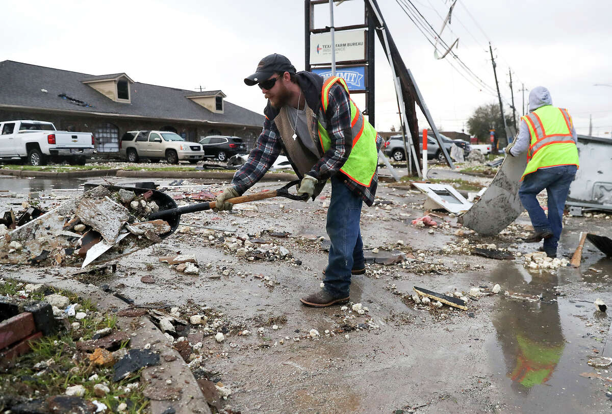 Houston tornado leaves path of destruction through Pasadena, Deer Park