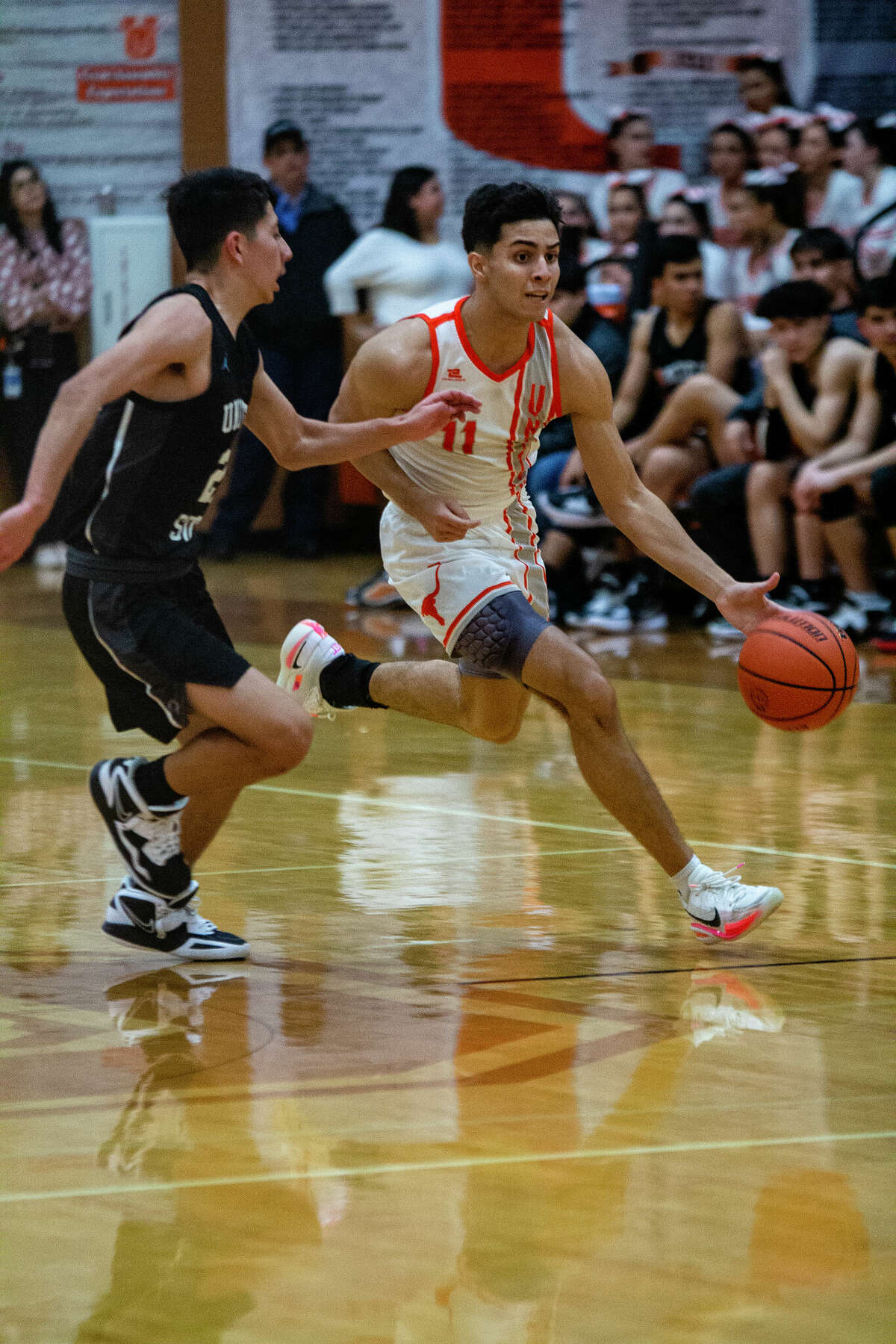 Luis Arzuaga scored 12 points as the United Longhorns beat the United South Panthers on Tuesday.