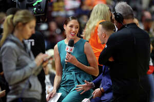 What UConn great Rebecca Lobo said about Huskies, Tennessee
