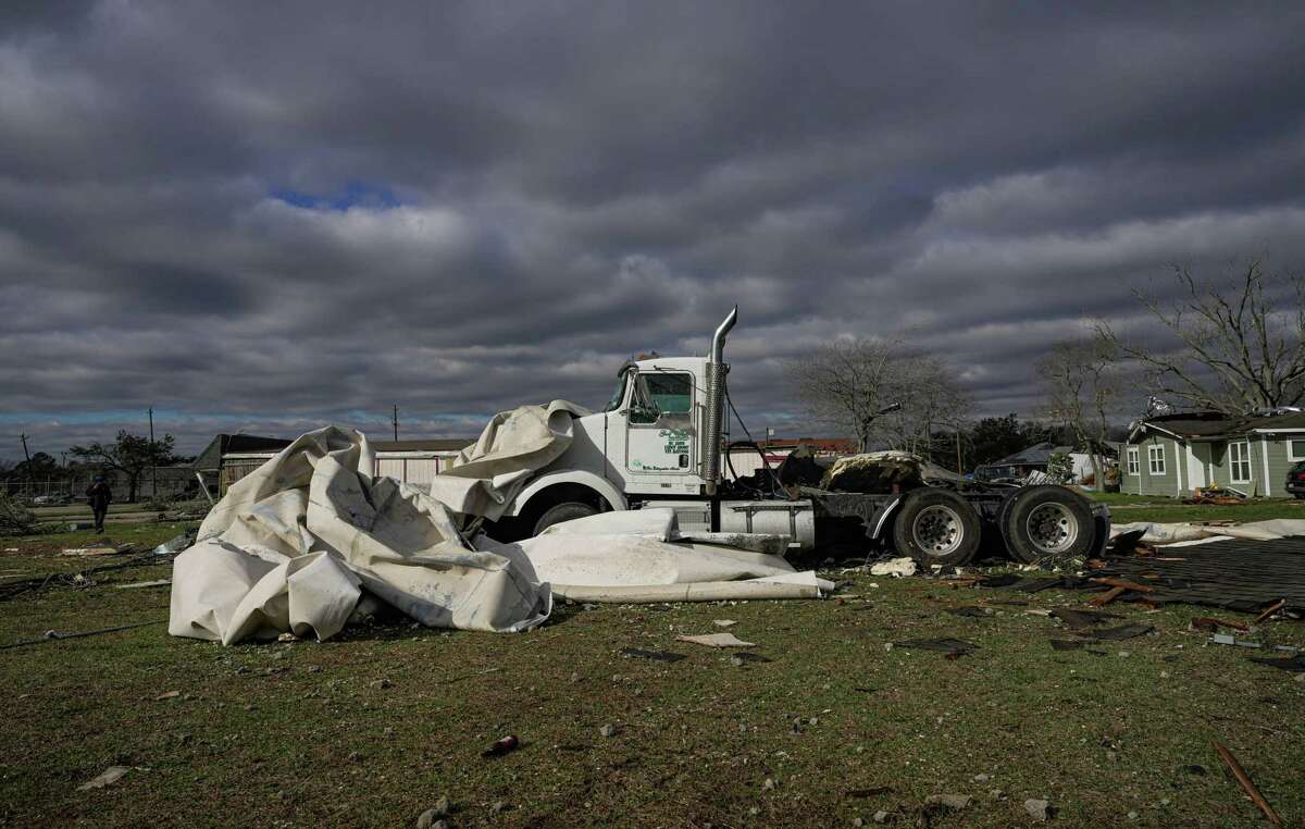 Conditions perfect for Houston tornadoes, storms Tuesday, experts say