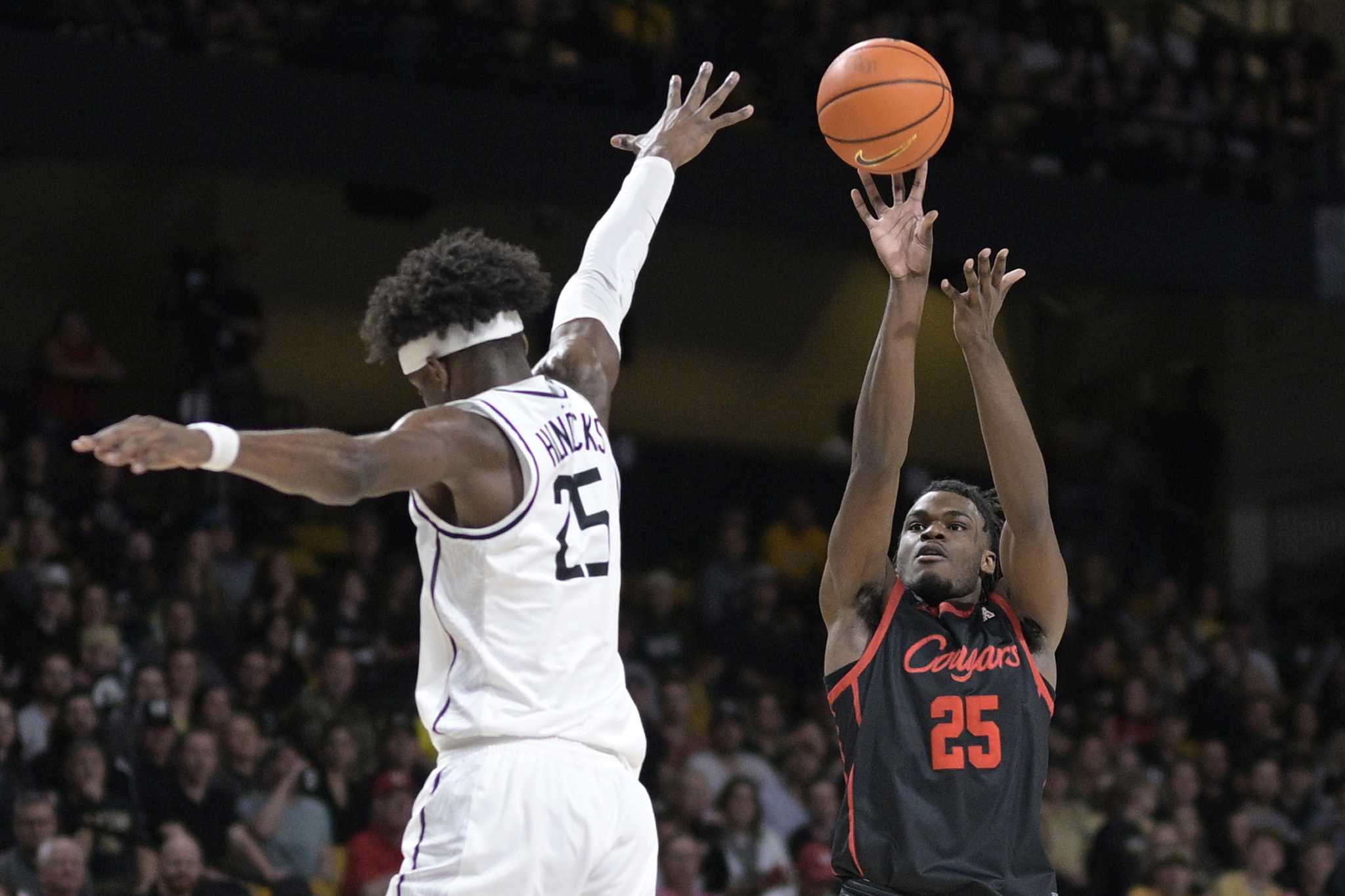 Jamal Shead, Emanuel Sharp help Houston basketball bounce back