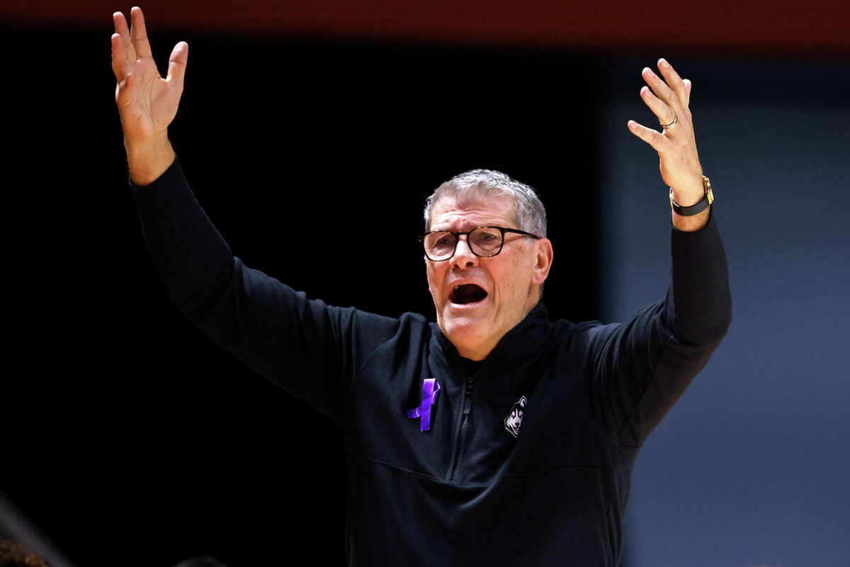 UConn head coach Geno Auriemma reacts to a play during the first half of an NCAA college basketball game against Tennessee, Thursday, Jan. 26, 2023, in Knoxville, Tenn. (AP Photo/Wade Payne)