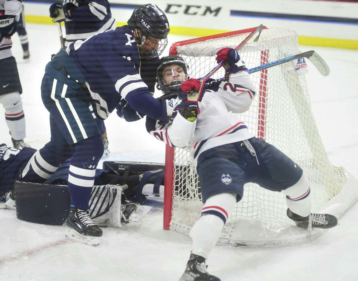 Quinnipiac, UConn to meet for Connecticut Ice hockey title