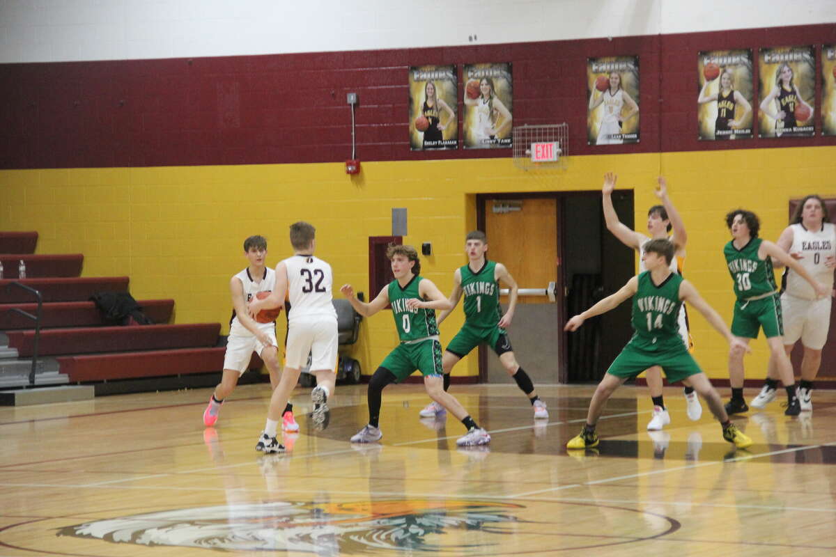 Deckerville boys basketball team defeats Akron-Fairgrove