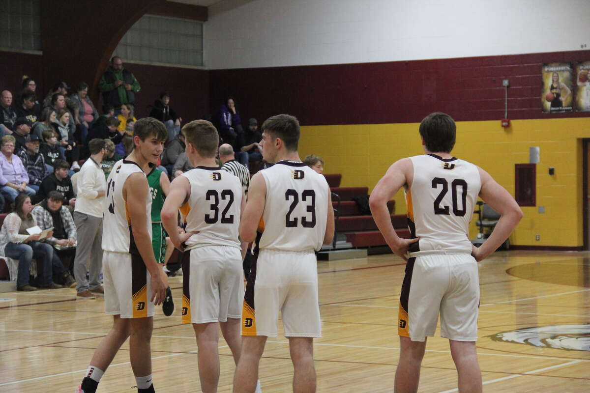 Deckerville boys basketball team defeats AkronFairgrove