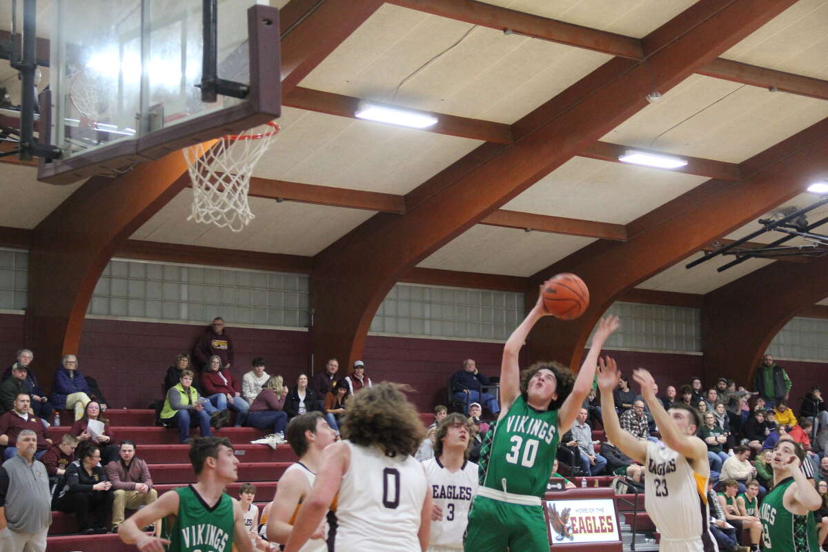 Deckerville boys basketball team defeats AkronFairgrove