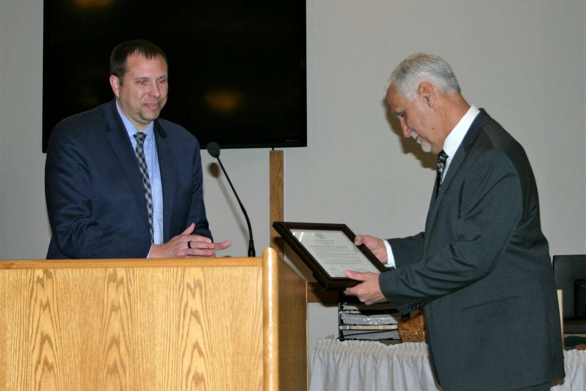 Lake County Judge Mark Wickens retires after 40 years on the bench