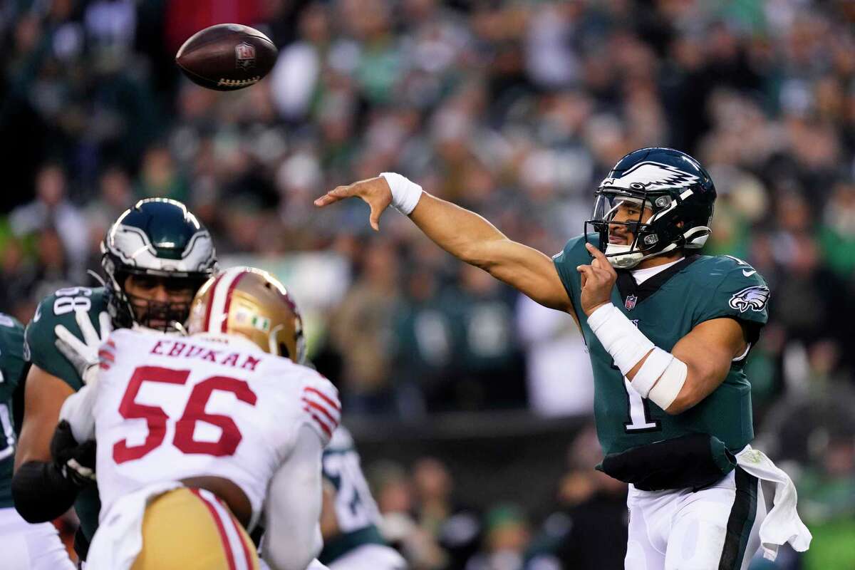 Jalen Hurts, Eagles soar into Super Bowl, rout 49ers for NFC title