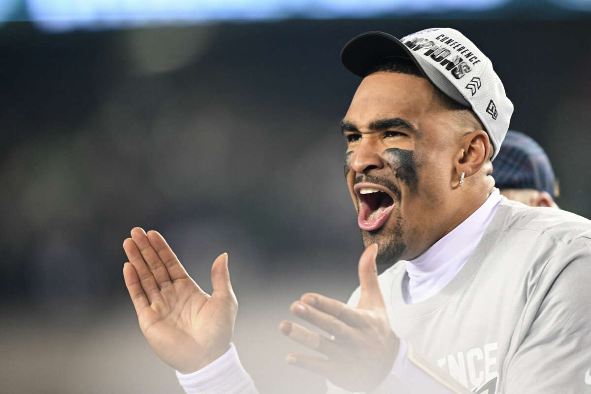 Quarterback Jalen Hurts of the Philadelphia Eagles celebrates