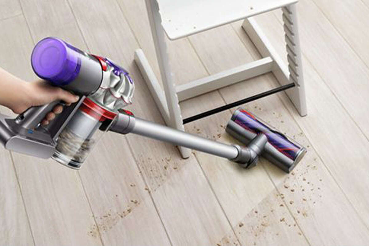 The Dyson V7 stick vacuum is at its lowest price since Black Friday