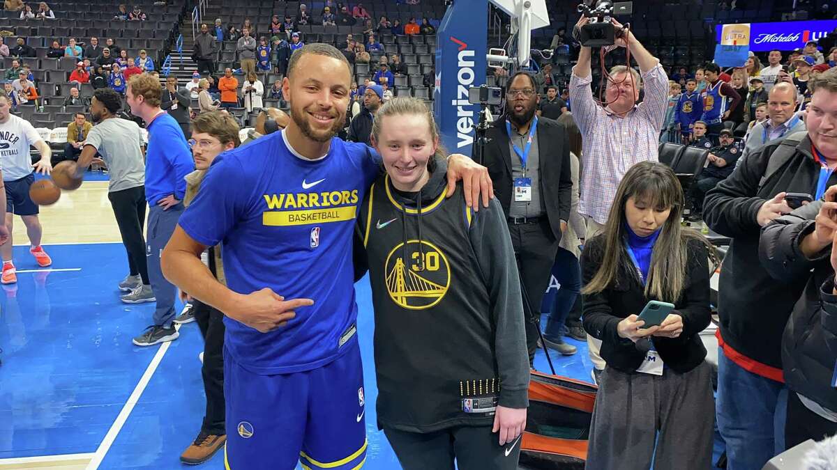 Warriors' Stephen Curry meets Oklahoma's Taylor Robertson, the NCAA's all-time 3-point leader.
