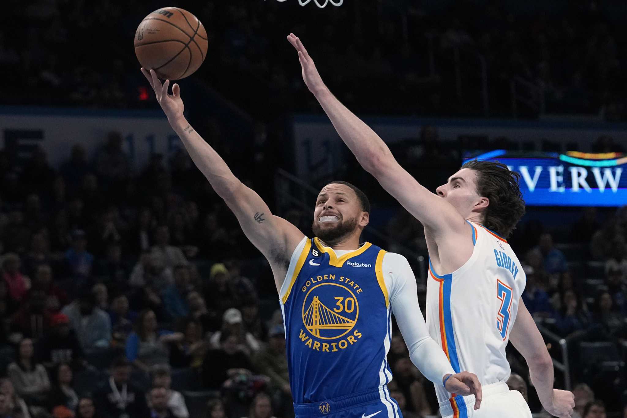 Warriors come out firing, then hold on to beat Thunder 128-120 - San Francisco Chronicle