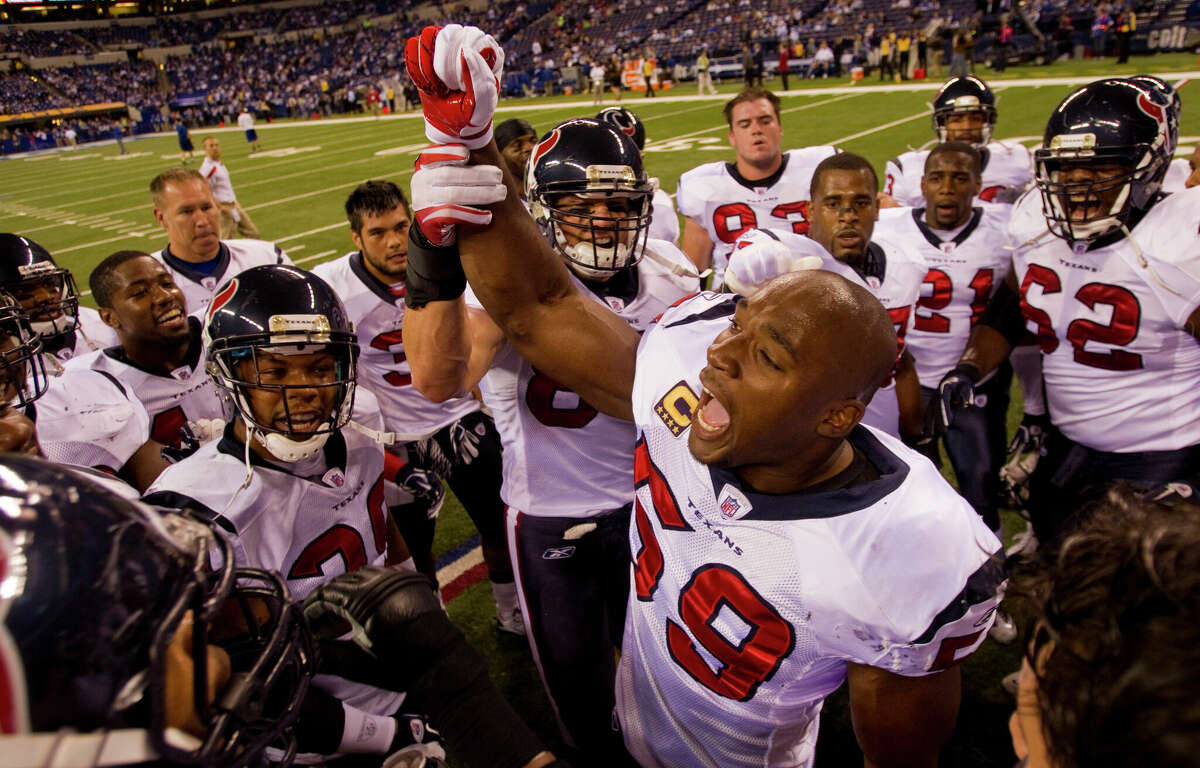 Houston Texans inside linebacker DeMeco Ryans (59) gathers his teammates together before an NFL football game against the Indianapolis Colts at Lucas Oil Stadium Thursday, Dec. 22, 2011, in Indianapolis