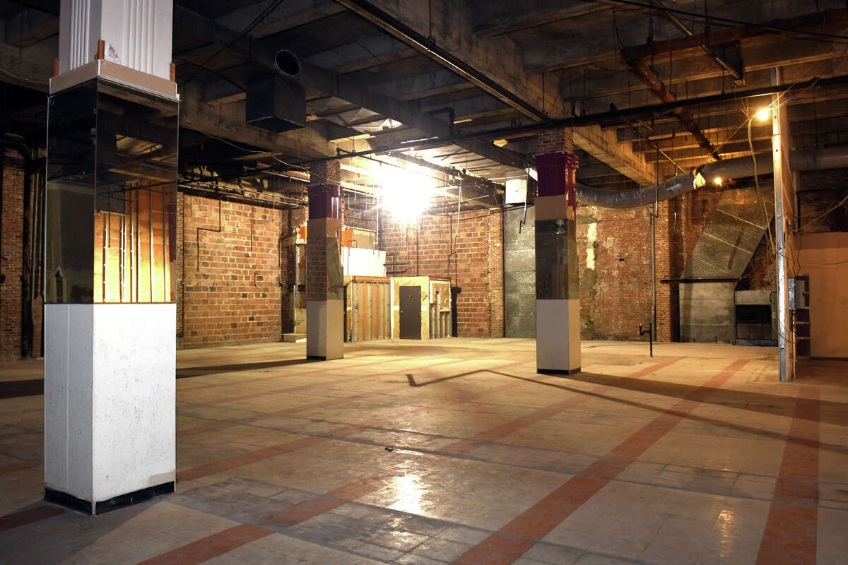 Bysiewicz tours planned Bridgeport reintegration center