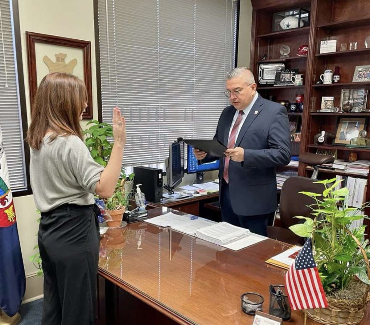 Dr. Melissa Martin, a family medicine physician, was recently nominated by City of Laredo Council Member for District 6 Dr. Tyler King to lead the Laredo Commission for Women and took the oath of office for the commission on Monday evening.
