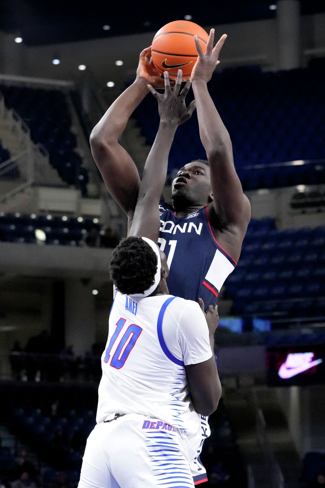 UConn Men's Basketball Team Wins At Villanova For First Time In 11 ...