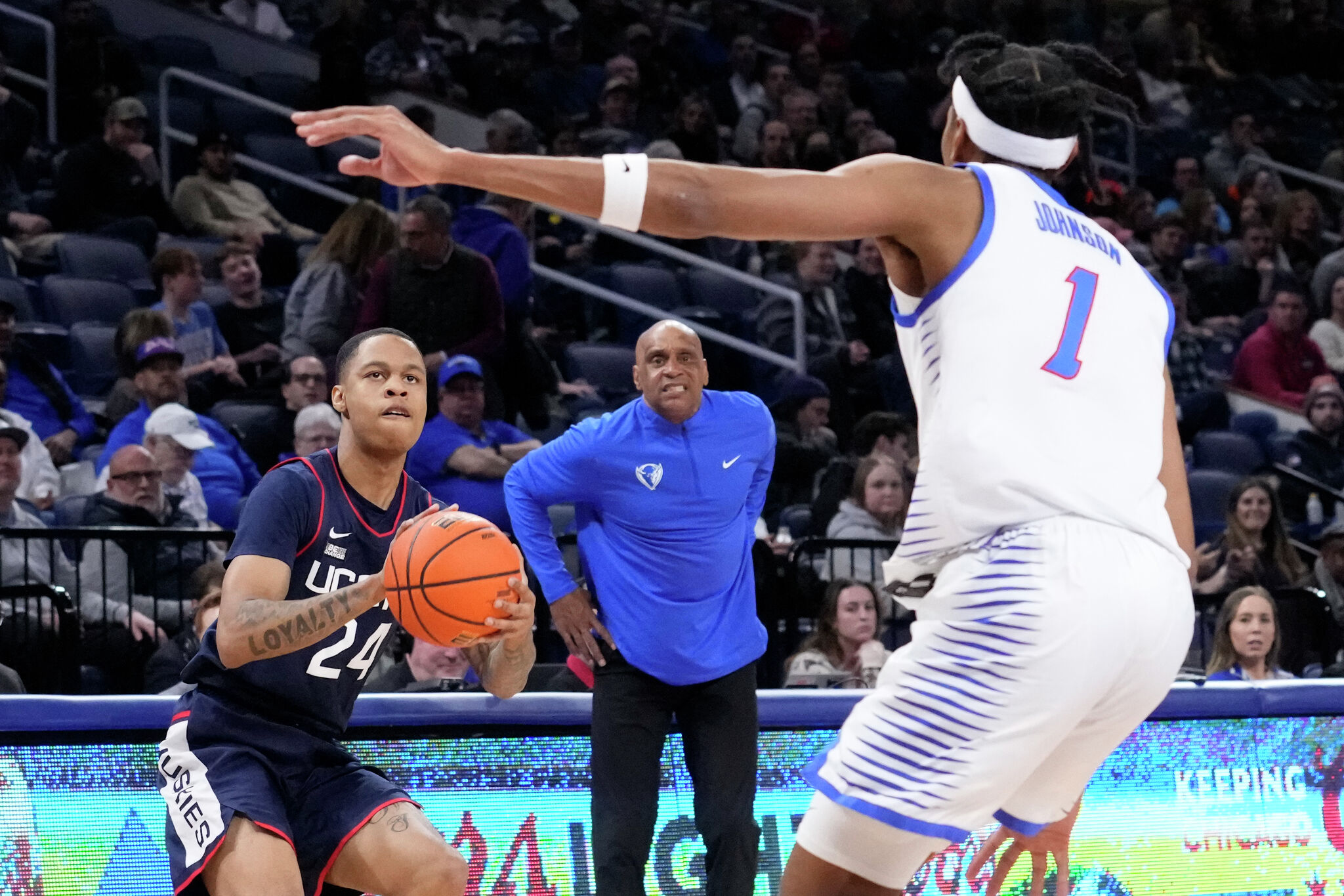 Uconns Jordan Hawkins Has Knack For Getting Fouled On 3 Pointers 