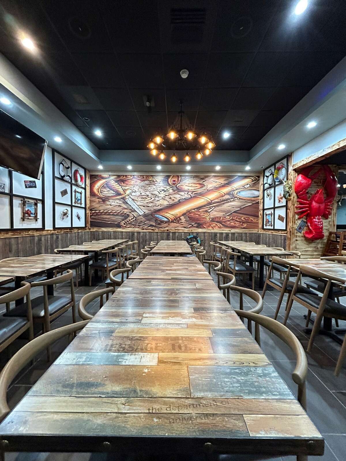 Aloha Krab, a Cajun seafood restaurant with locations in New York, New Jersey and Maryland, has officially opened its new location at the Crossgates Mall, marking its debut in the Capital Region.  