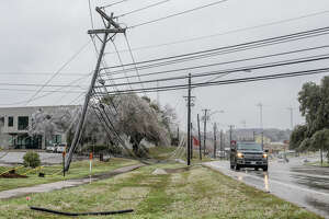Texas ice storm: More than 400,000 without power Thursday morning