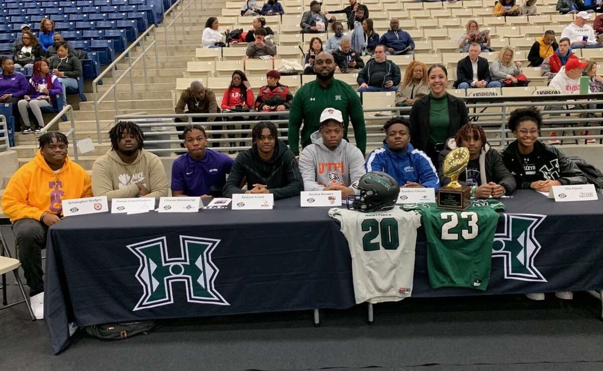 100 Fort Bend ISD athletes part of signing day extravaganza