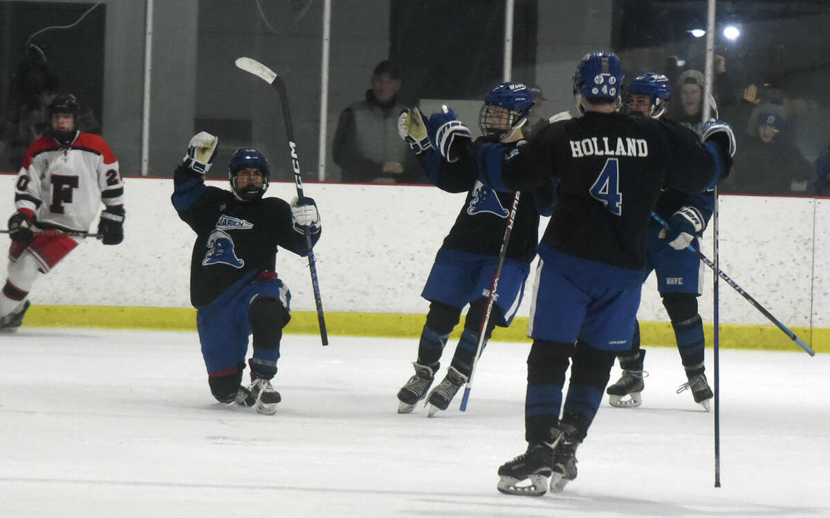 No. 2 Darien boys hockey shuts out No. 5 Fairfield coop.