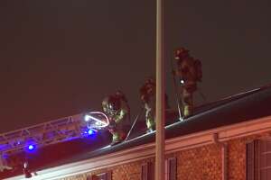 1 injured after jumping to escape fire at west Houston apartments