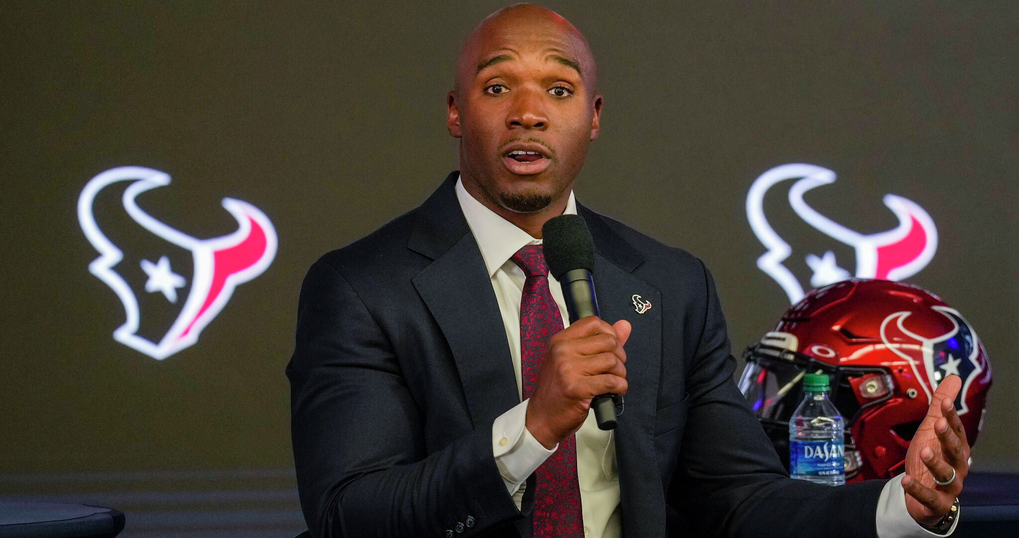 DeMeco Ryans addresses future at quarterback for the Texans