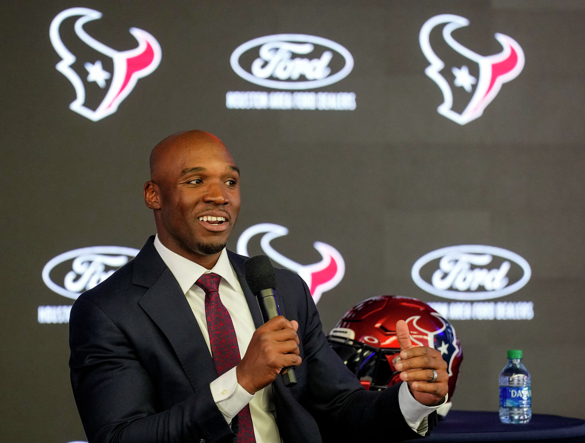 Pros and Cons of the Texans Hiring DeMeco Ryans - Battle Red Blog