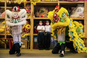 Lunar New Year 2023: Photos show how S.F. Lion Dance group prepares for parade