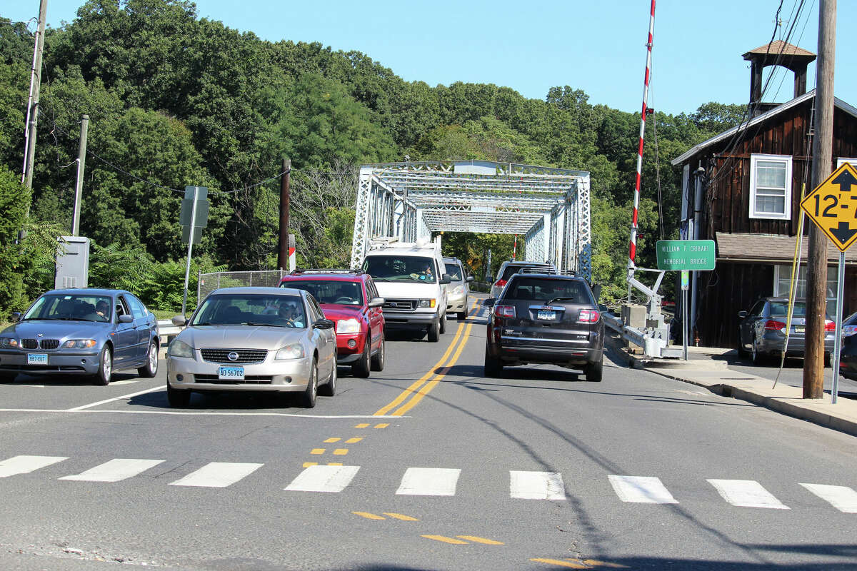 One of the starting points of the scenic road on Route 136 at the Bridge Street Bridge. The 1.8 mile scenic road, only the second in Westport, runs from the intersection of Route 136 and the Post Road until the west end of the Bridge Street Bridge.