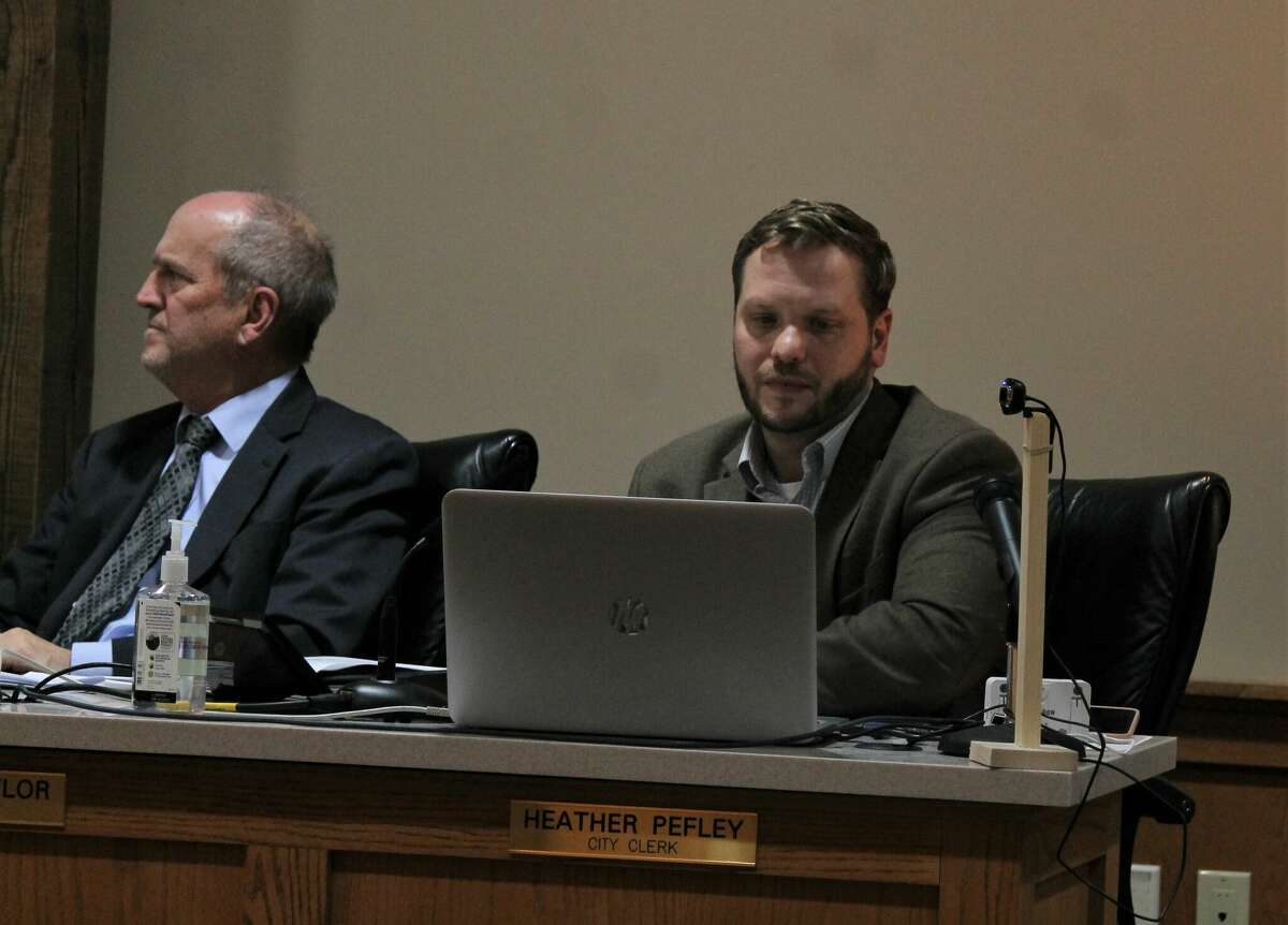 Bill Gambill, Manistee city manger, discusses the city's new service request tool Jan. 17 during a city council meeting.