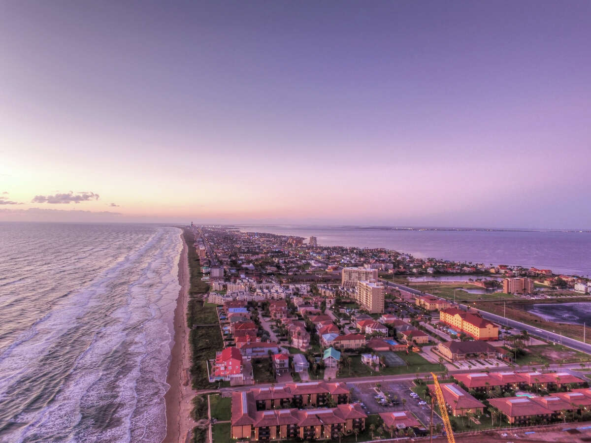 5 Texas Beaches to Visit This Spring Break