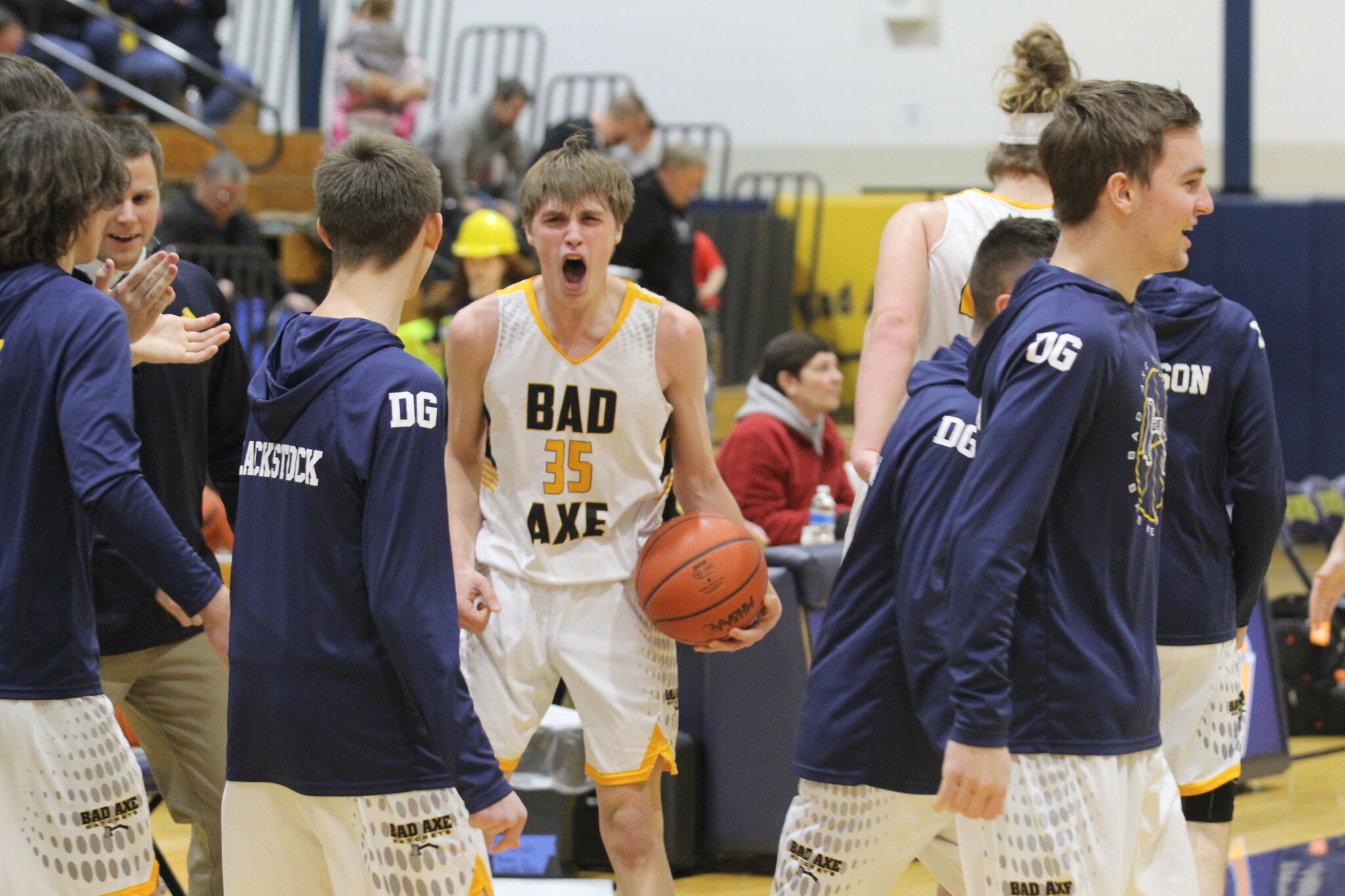 Bad Axe boys storm back in the fourth quarter to defeat Reese