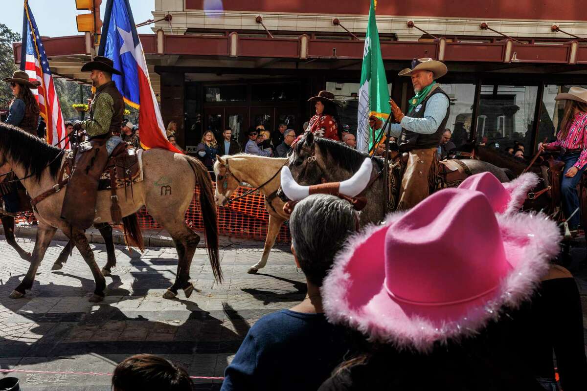 Longhorn stampede kicks off San Antonio Stock Show and Rodeo