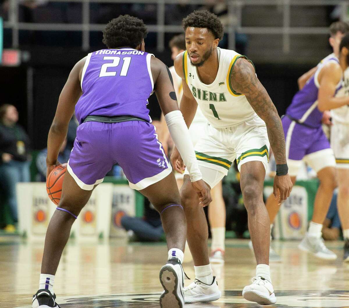 Jared Billups chooses George Mason, transfer big man picks Siena
