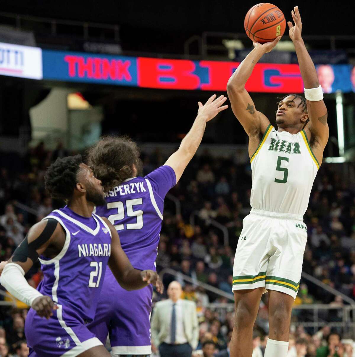 Siena Men's Basketball Falls Out Of First With Loss To Niagara