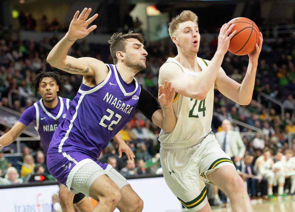 Siena graduate forward Michael Baer said his team, shooting only 39.9 percent over its past seven games, is working on moving the ball better.