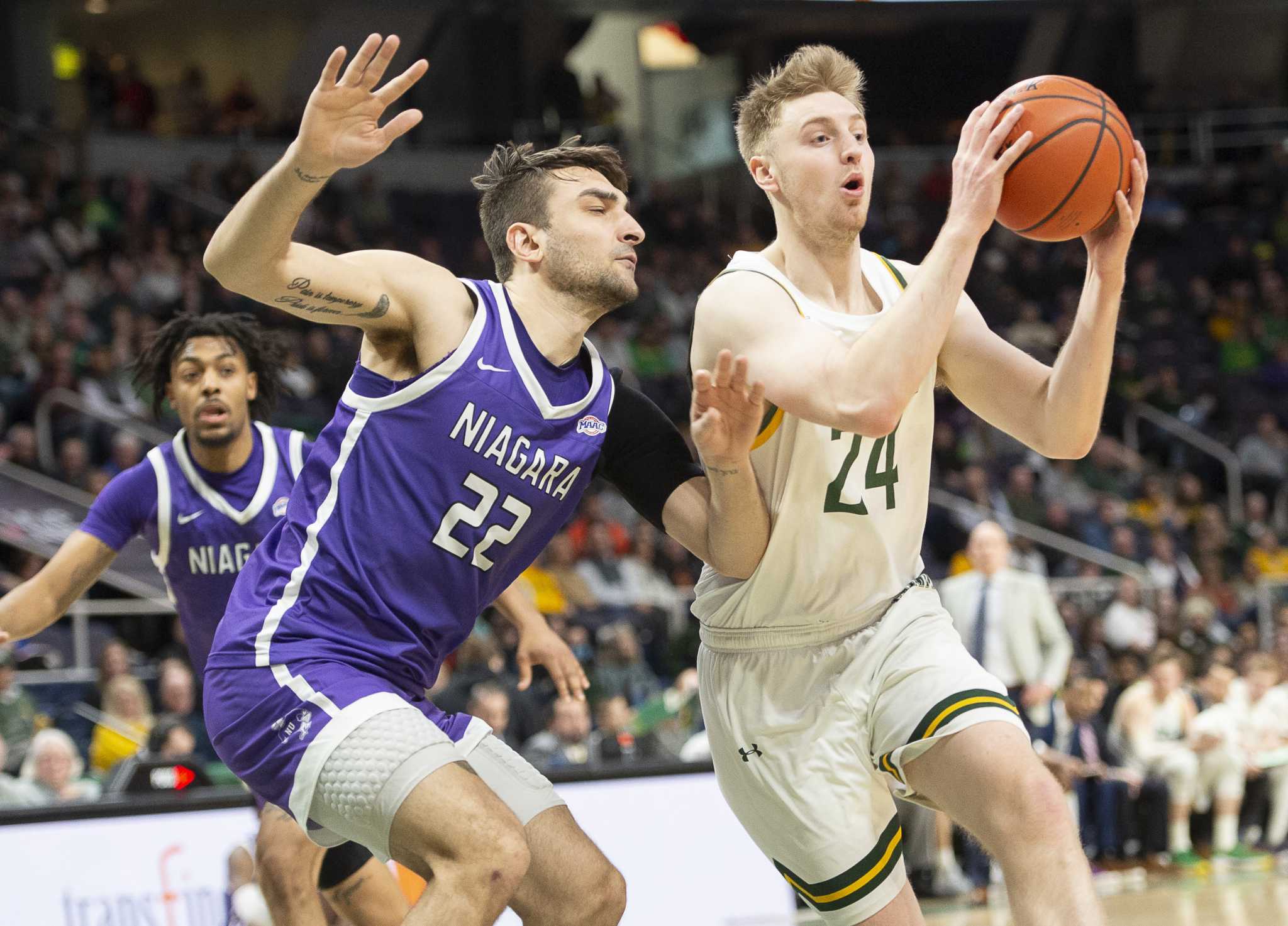 Siena men's basketball heads to Delaware, looking to bounce back